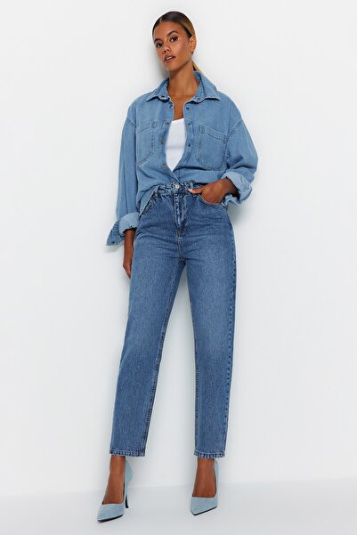 Trendyol Collection Modré Mom Jeans s vysokým pasem TWOAW24JE00076