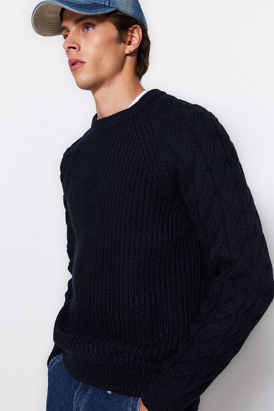 Trendyol Collection Marineblauer, lässiger Unisex-Strickpullover aus Wolle mit Rundhalsausschnitt und Haarstrickdetail TMNAW22KZ2059