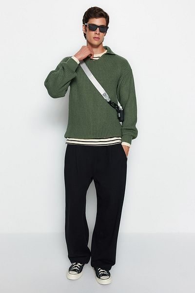 Trendyol Collection Grüner Unisex-Strickpullover mit Polokragen – reguläre Passform, kein Pilling TMNAW24KZ00008