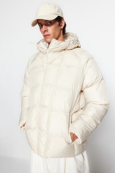 Trendyol Collection Μπεζ Oversize Down παλτό - Αδιάβροχο και ανθεκτικό στον αέρα TMNAW23MO00086