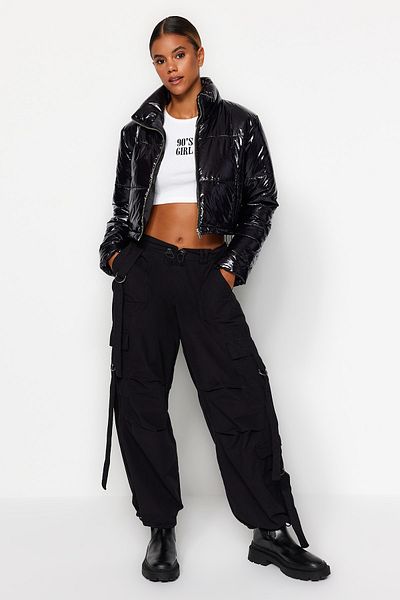 Trendyol Collection Palton negru, lucios, hidrofug, matlasat, pufos TWOAW24MO00094