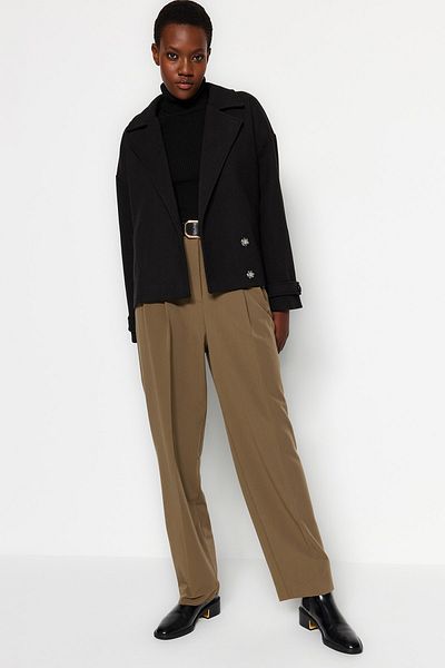 Trendyol Collection Schwarzer Oversize-Mantel mit weitem Schnitt und Stempelmuster TWOAW24KB00051