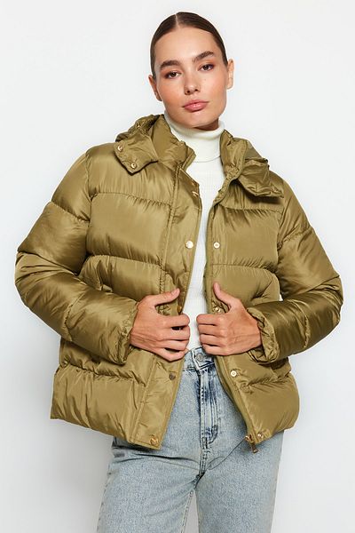 Trendyol Collection Khaki Oversize Hooded Gold Snap Detailed Water Repellent Puffer Jacket TWOAW24MO00180