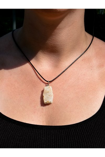 Esha Store Doğal Taş Ham Işlenmemiş Selenit Doğal Taş Kolye 3 - 5 gr