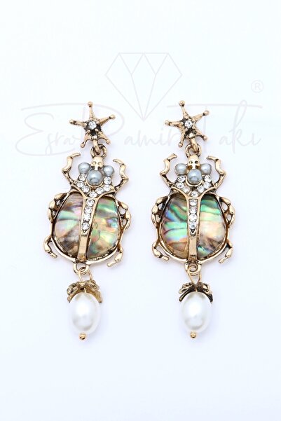 Esra Pamir أقراط بتصميم بني فاتح مرصعة بأحجار الزركون واللؤلؤ