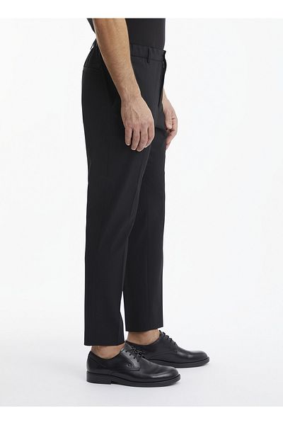 Calvin Klein Pantaloni negri Slim Fit pentru bărbați - Talie obișnuită, K10K 109550 BEH