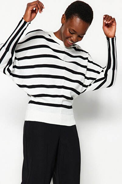 Trendyol Collection Pulover de tricotaj cu mâneci liliac cu dungi ecru TWOAW2...