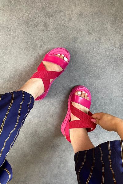 SHOEBELLAS Sandale de damă Sugar Fuchsia Cross elastic