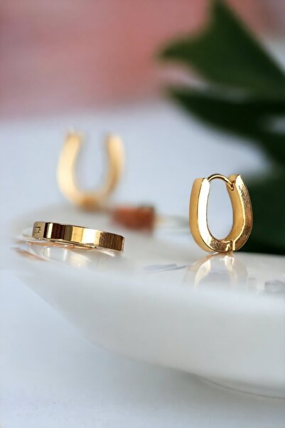 Oval Tasarım Gold Çelik Küpe