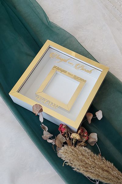 Verda Çerçeve Cadru de memorie Verda alb-auriu 25x25 cm cu secțiune foto - Cadru de memorie cu adâncime de 6 cm