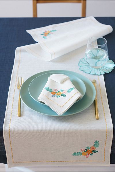 caka home design Runner Branched Rose (Ecru Floor)