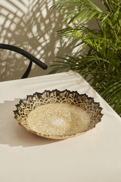 Karaca Home Kashida Dekoratif Tabak 34 cm Altın