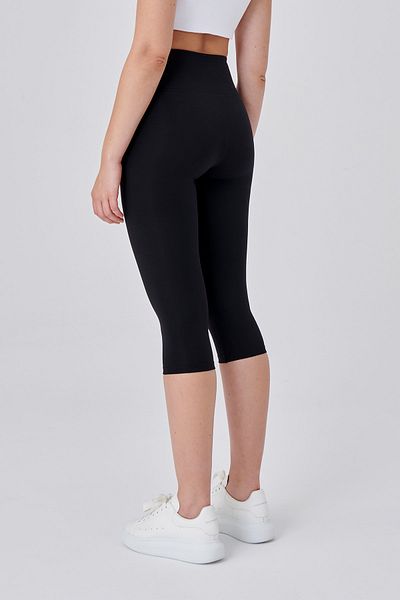 UP&FIT Push Up High Waist Capri Leggings Black