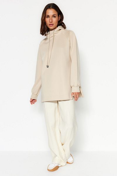 Trendyol Modest Cremefarbenes Kapuzen-Tauch-/Tauch-Strick-Sweatshirt TCTAW24TW00002