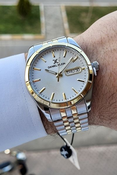 Daniel Klein Men's Wristwatch - Calendar Detailed