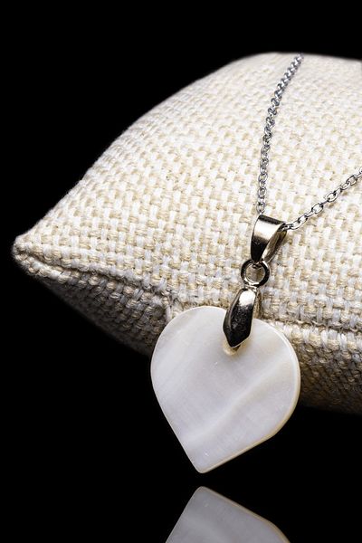 Tesbih Atölyesi Certified Heart Model Real Mother of Pearl Stone Necklace