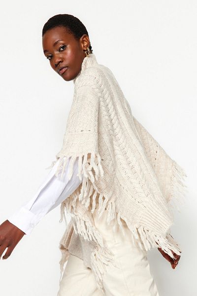 Trendyol Collection Weicher Strick-Stone-Poncho mit breiter Passform – TWOAW24SV00028