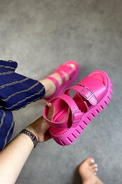 SHOEBELLAS Γυναικεία σανδάλια Lesa Fuchsia με διπλή πόρπη