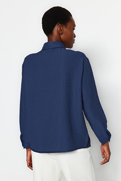 Trendyol Collection Sötétkék túlméretezett szőtt ing - széles szabású TWOAW24GO00054