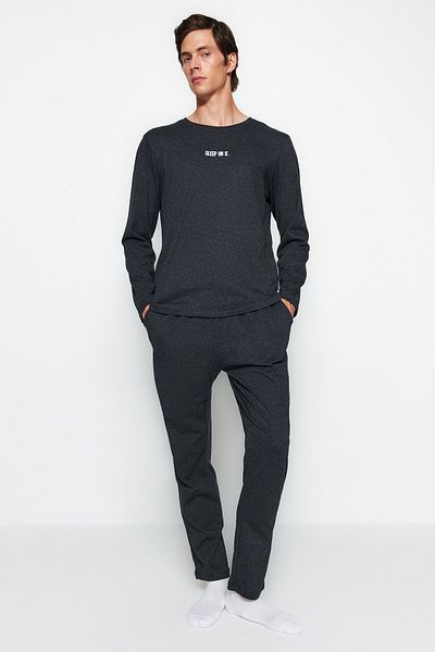 Trendyol Collection Sada pyžama Regular Fit s antracitovým barevným potiskem - TMNAW24PT00005