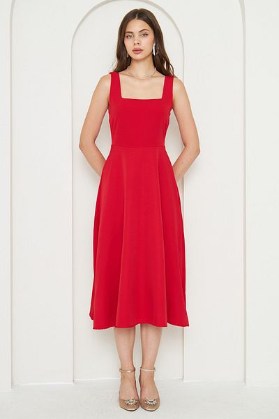 vuvutasarım Atlas-Stoff, quadratischer Ausschnitt, Midi-Länge, ausgestellter Schnitt, rotes Abendkleid, Abschlusskleid 151