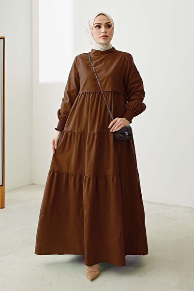 InStyle Jednovrstvové detailné ležérne šaty – horká hnedá