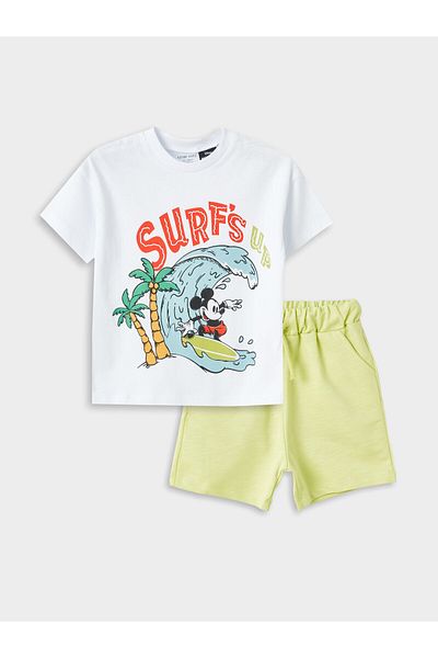 LC Waikiki Crew nyakú, rövid ujjú Mickey Mouse nyomott kisfiú póló és rövidnadrág szett 2 darabból