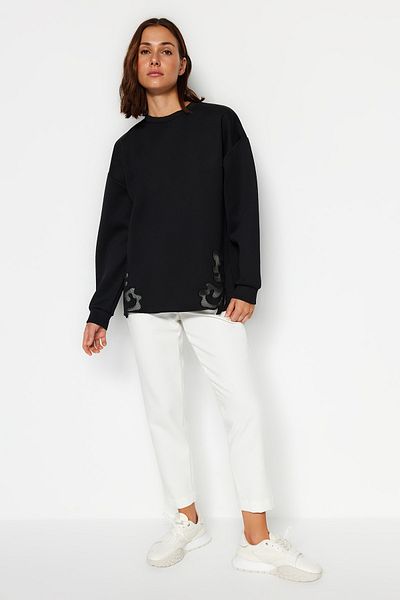 Trendyol Modest Czarna koronkowa, szczegółowa bluza z dzianiny dla nurków/nurków TCTAW24TW00008