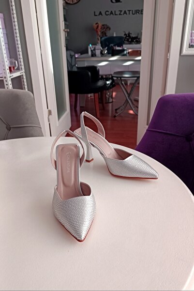 LA CALZATURE Pantofi de damă cu toc din satin argintiu 9 cm cu spate elastic ...