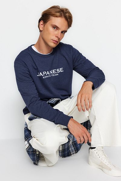 Trendyol Collection Суичър с щампа с кръгло деколте индиго - стандартна кройка TMNAW22SW0968