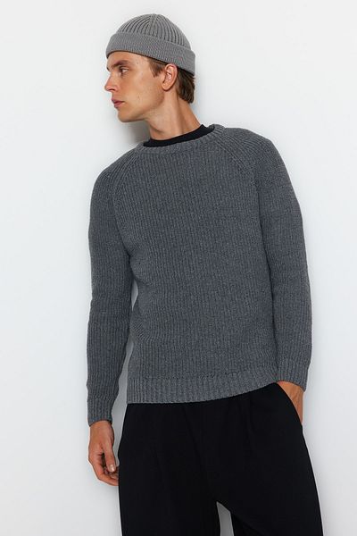 Trendyol Collection Grauer Slim-Fit-Strickpullover aus Wolle mit Rundhalsausschnitt und Raglanärmeln TMNAW20KZ1451