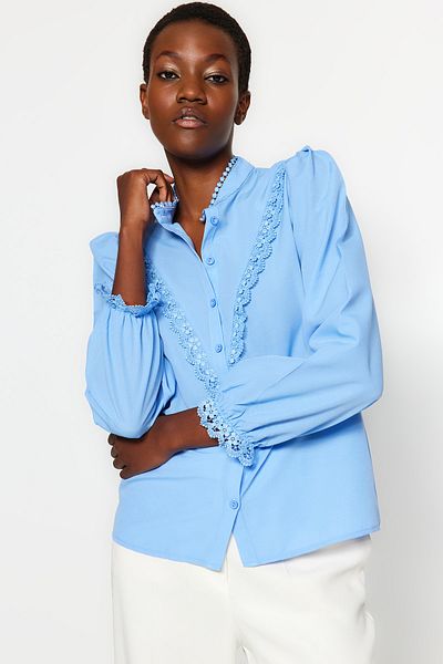 Trendyol Collection Modrá krajková bavlněná košile TWOAW21GO0077