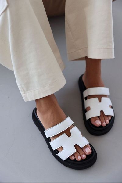 selinshoes شباشب نسائية فيلكرو من Agnes - تابا