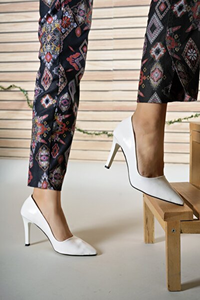 Riccon Women's Heeled Shoes0012783 White Wrinkled Patent Leather