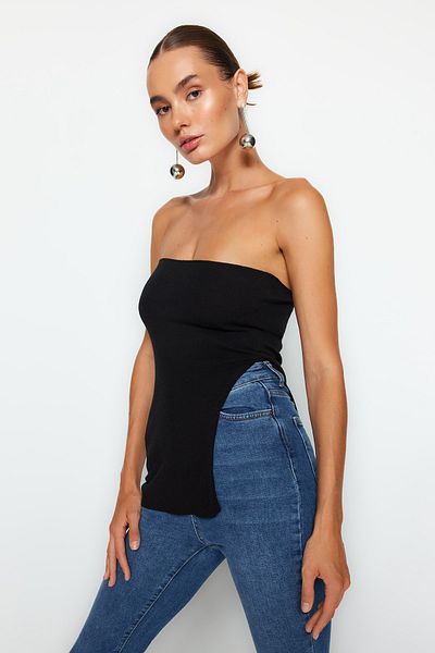Trendyol Collection Trägerlose, schwarze, dünne Strickbluse – Schlitzdetail, hochwertiges Spezialgarn TWOAW24BZ00131