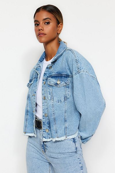 Trendyol Collection Világoskék Crop farmer dzseki bojttal a szegélynél TWOSS21CE0046
