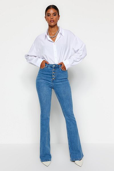 Trendyol Collection Világoskék elöl gombos magas derekú flare farmer TWOSS20JE0111