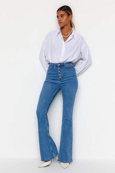 Trendyol Collection Világoskék elöl gombos magas derekú flare farmer TWOSS20JE0111