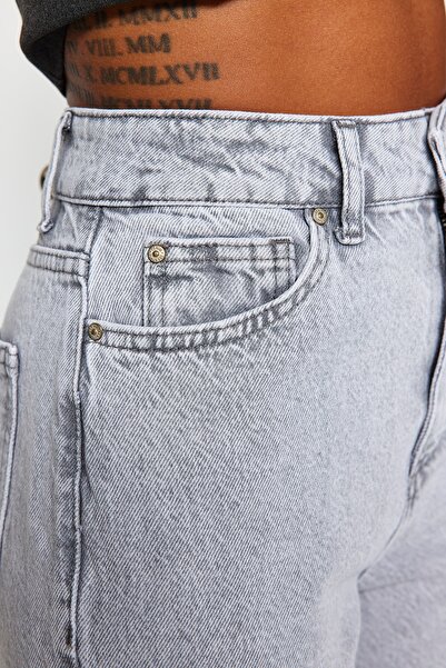 Trendyol Collection Gray High Waist Mom Jeans TWOAW22JE0945