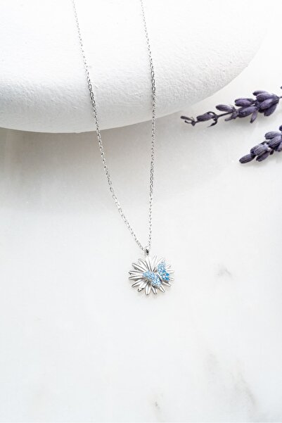 Nereze 925 Ayar Gümüş Rodyumlu Mavi Taşlı Kelebek Detaylı Çiçek Kolye