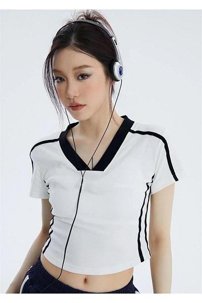 Gofeel Tech V Neck Black Line Detail Vintage White Croptop