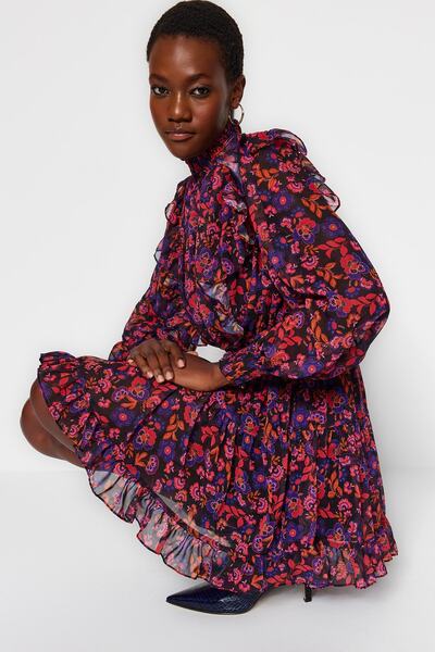 Trendyol Collection Sukienka zimowa z szyfonu - detal koła zamachowego, brązowa, edycja limitowana Twoaw23El00640