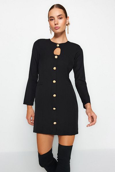 Trendyol Collection Černé rovné střihové detaily knoflíku mini tkané šaty s výstřihem TWOAW24EL00410