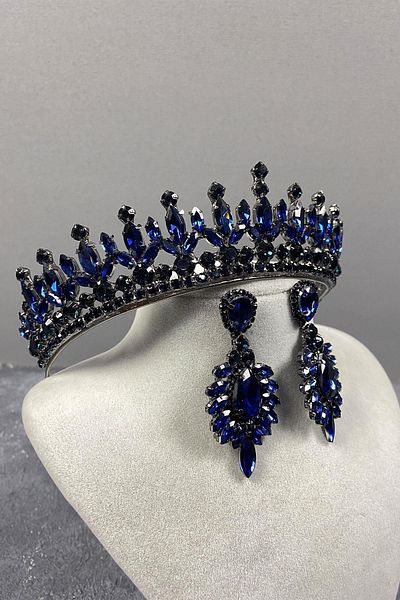 Hayalperest boncuk Petro Model Henna Crown and Shuttle Stone Detailed Drop Stone Earring Set Blue Color