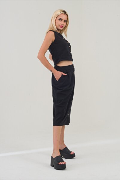 Bold & Young Women's Black Color Pleated Front Buttoned Cotton Skirt