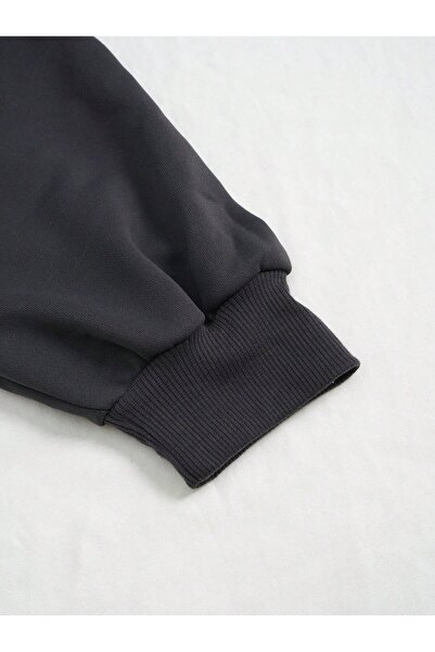 Adrift كود ADR-SHEN EZwear سويت شيرت بكتف منسدل وطباعة هيكل عظمي