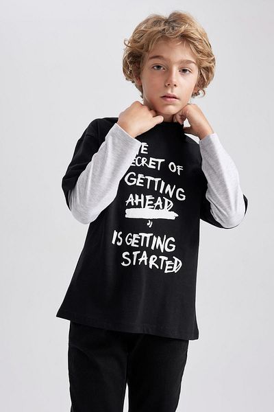 DeFacto Boy's Oversize Fit Crew Neck Combed Cotton Long Sleeve T-Shirt