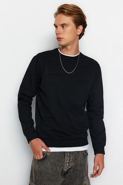 Trendyol Collection Черен суитшърт с щампи с дълъг ръкав - стандартна кройка TMNAW22sw1295