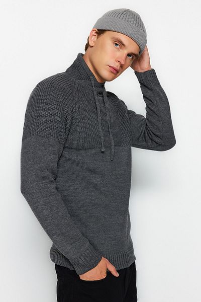 Trendyol Collection Anthrazitfarbener Strickpullover mit Degaje-Kragen und schmaler Passform - TMNAW21KZ0513