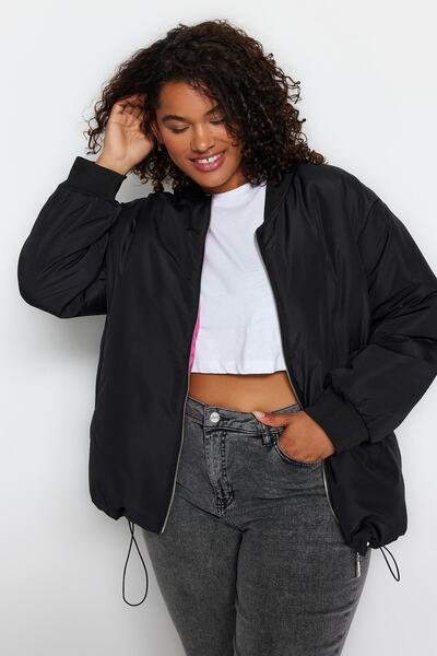Trendyol Curve Μαύρο Oversize Fit Bomber γιακά Ροζ Επένδυση Λεπτό Μεγάλο Μέγεθος Μπουφάν TBBAW24AW00005